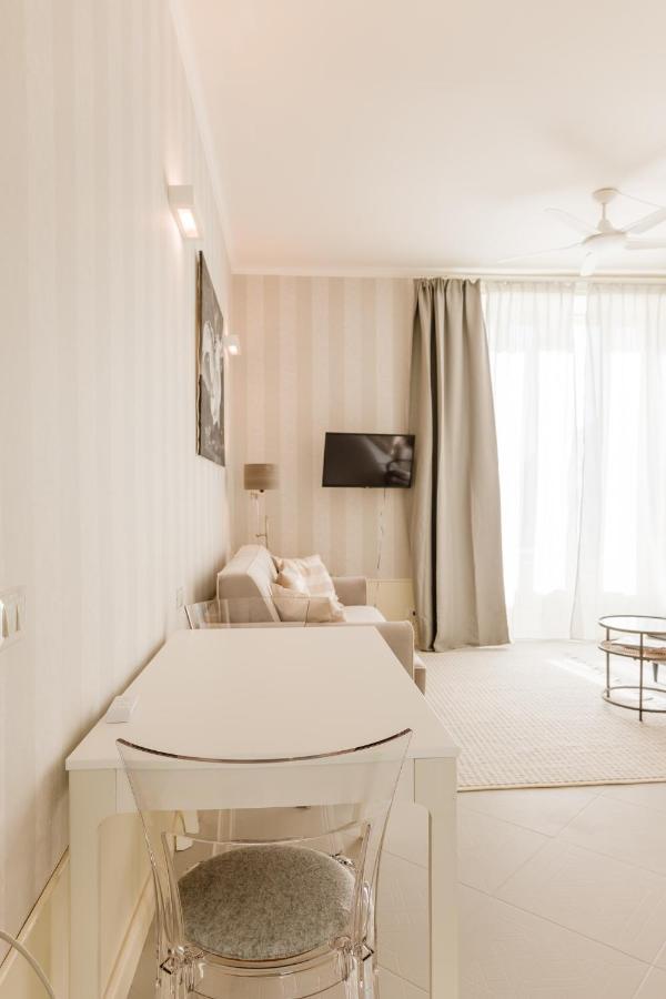 Bella Belle Griante Apartment Cadenabbia ภายนอก รูปภาพ
